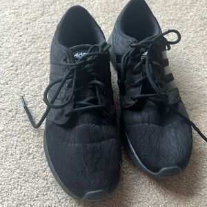 Women’s Adidas Cloudfoam Sneakers - Size 9.5 - Lightweight